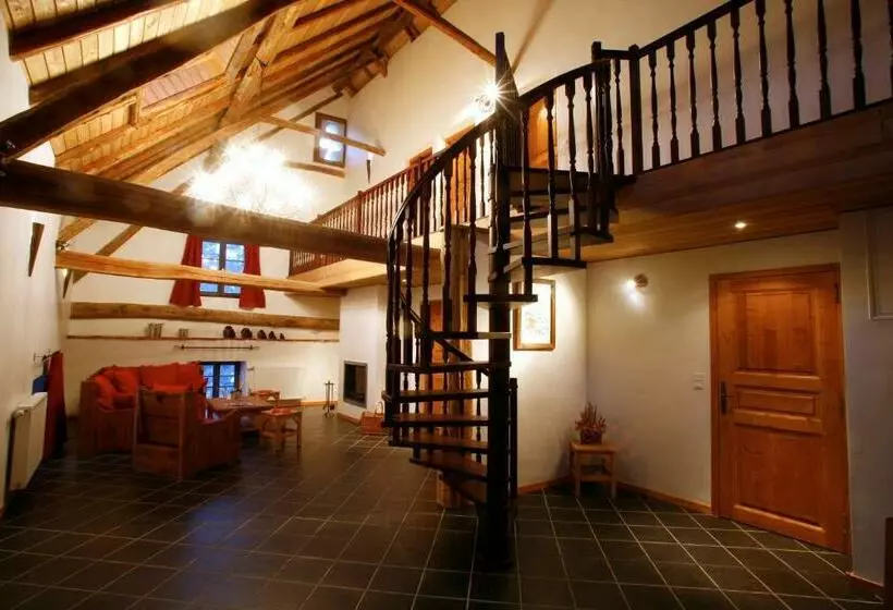 Chez Le Marquis Du Pontet