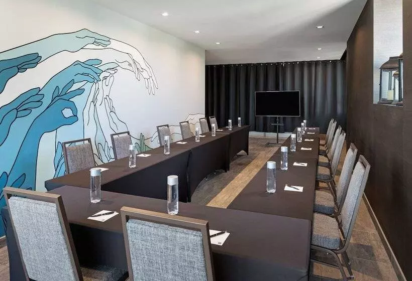 Ac Hotel By Marriott Beverly Hills