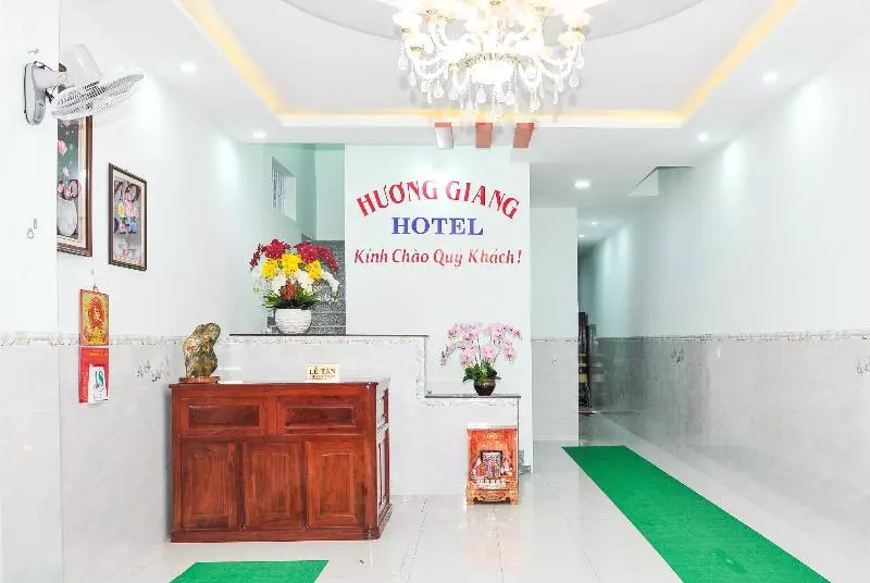 هتل Khach San Huong Giang