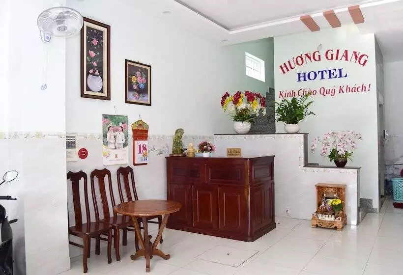 هتل Khach San Huong Giang