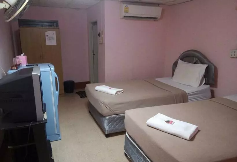 هتل Rak Mae Moon Resort