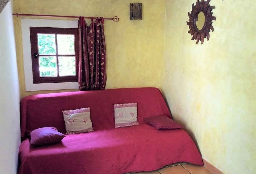 La Garrigue Des Alpilles