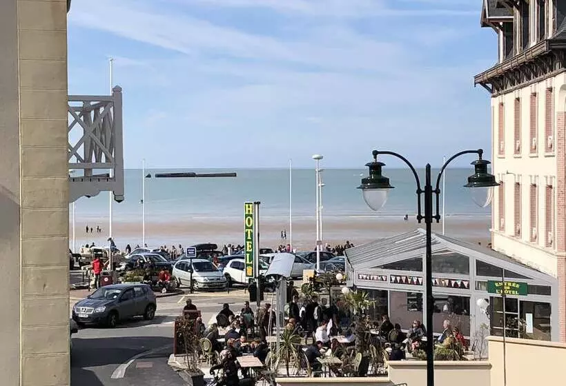 ペンション Dday Aviators Le Manoir