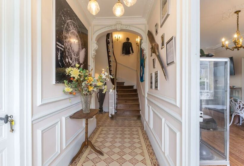 پانسیون Dday Aviators Le Manoir