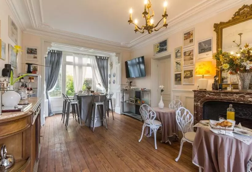 ペンション Dday Aviators Le Manoir