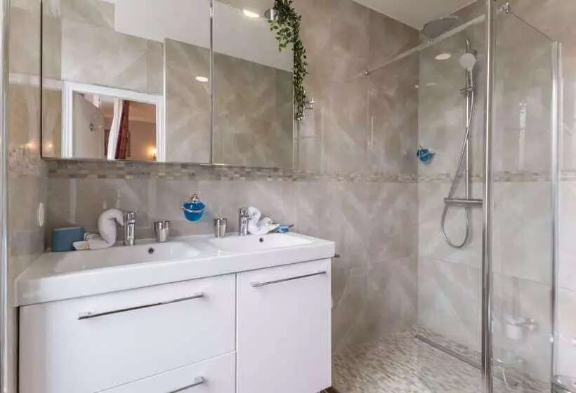 ペンション Dday Aviators Le Manoir