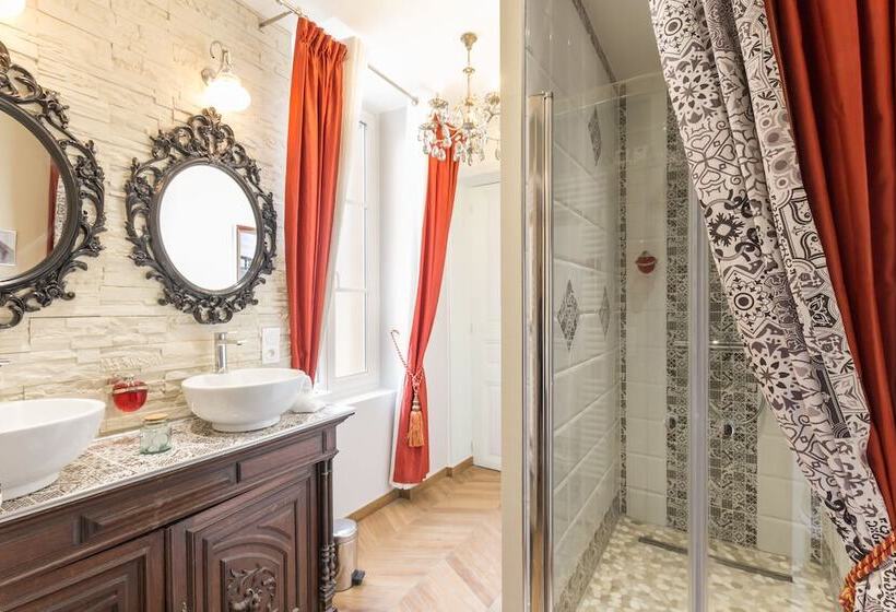 پانسیون Dday Aviators Le Manoir