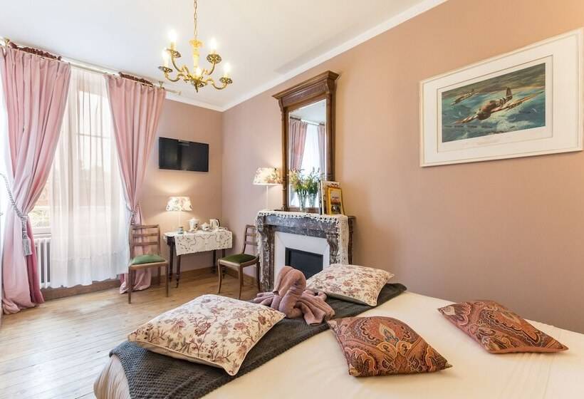 پانسیون Dday Aviators Le Manoir