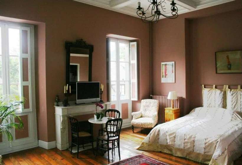 ペンション Pavillon Sévigné