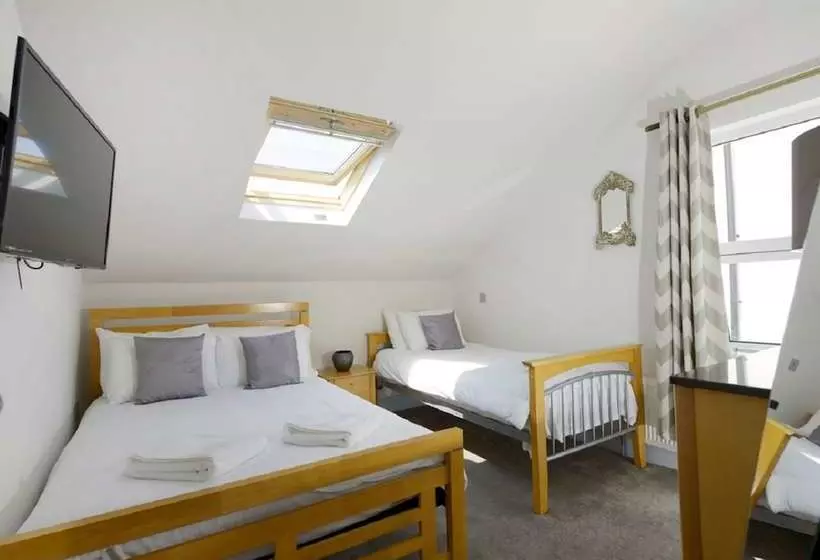 Majatalo Southsea Rocks