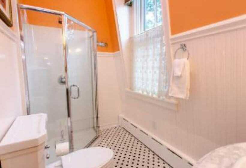 مبيت وإفطار Silas W Robbins House