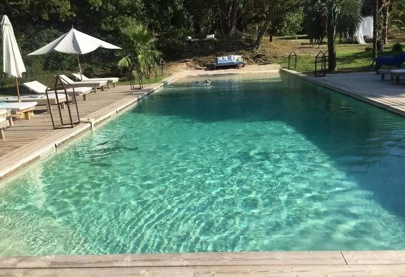 Aamiaismajoitus (B&B) Domaine Louisiane