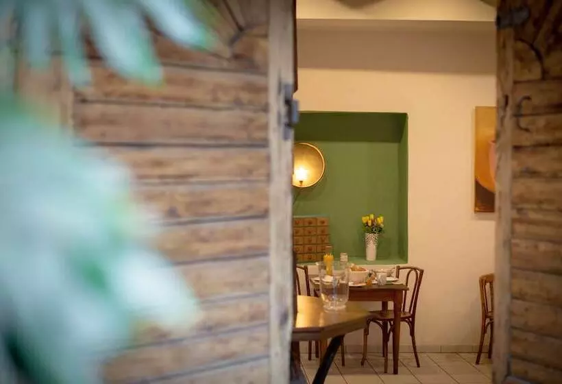 Aamiaismajoitus (B&B) Hameau D Eguisheim