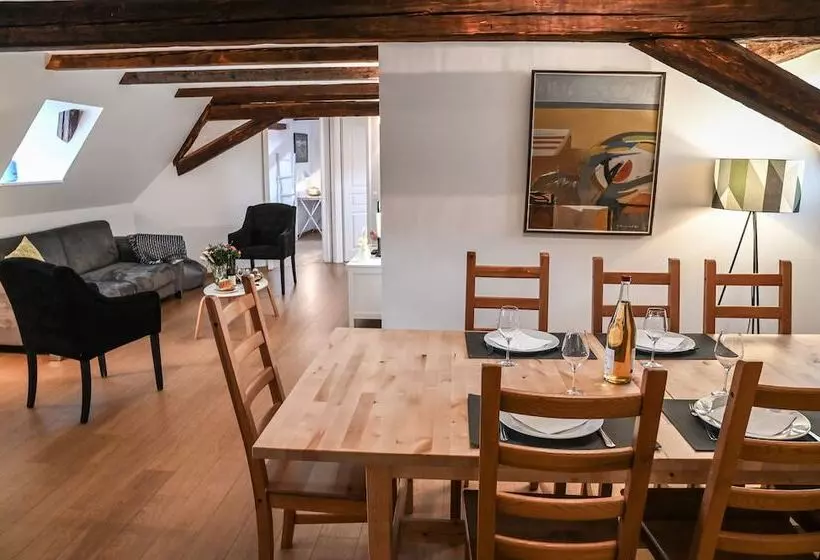 Aamiaismajoitus (B&B) Hameau D Eguisheim