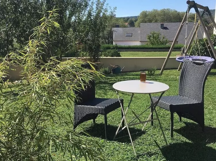 تختخواب و صبحانه Sleeping Bio Tea