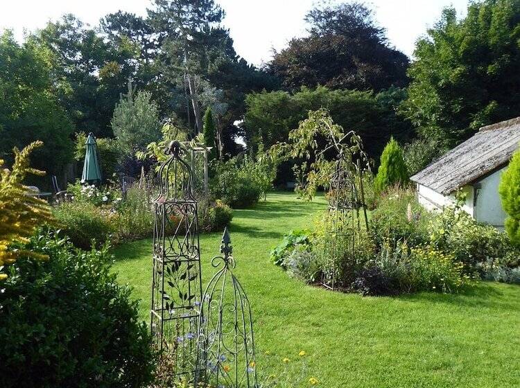 민박 The White House