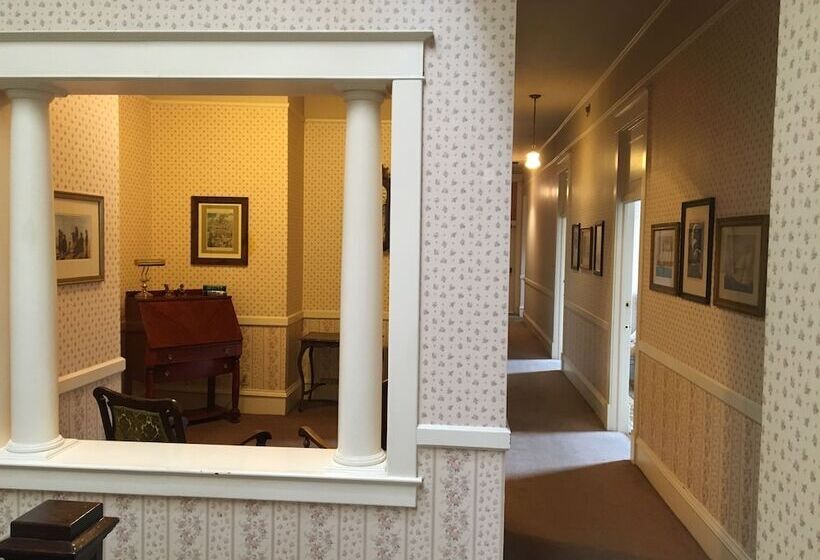 Хостел Historic Jameson