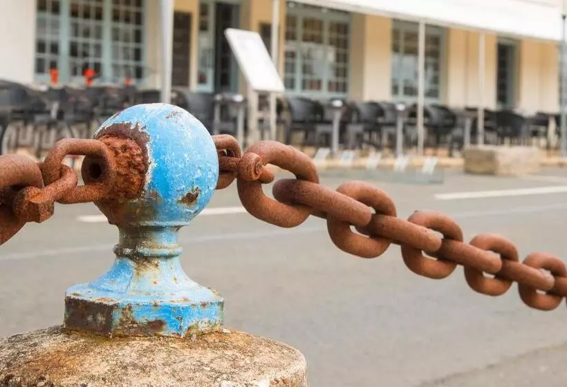 Hotelli Les Bains Boyardville   Hôtel Et Restaurant