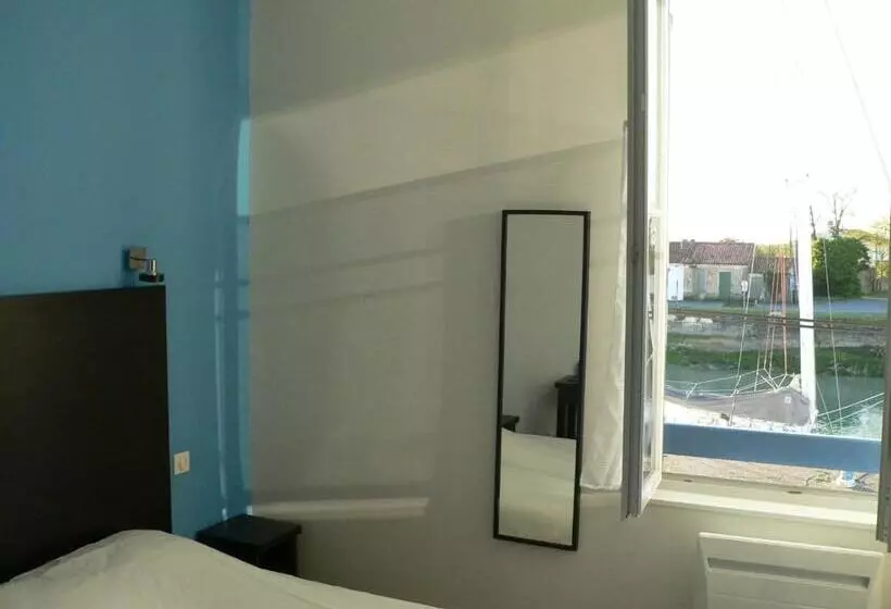 Hotelli Les Bains Boyardville   Hôtel Et Restaurant