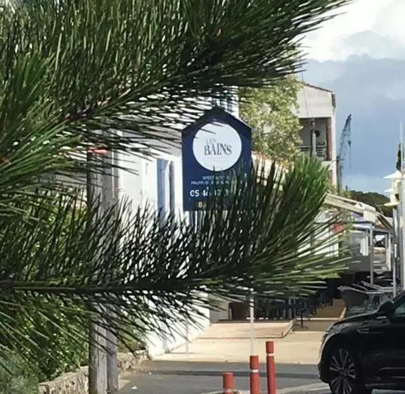 Hotelli Les Bains Boyardville   Hôtel Et Restaurant