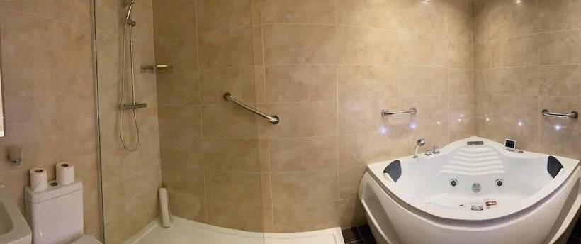 בית מלון כפרי Loch Rannoch Highland Club