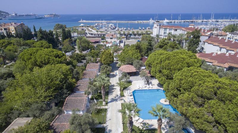 בית מלון כפרי Risus Garden Marina