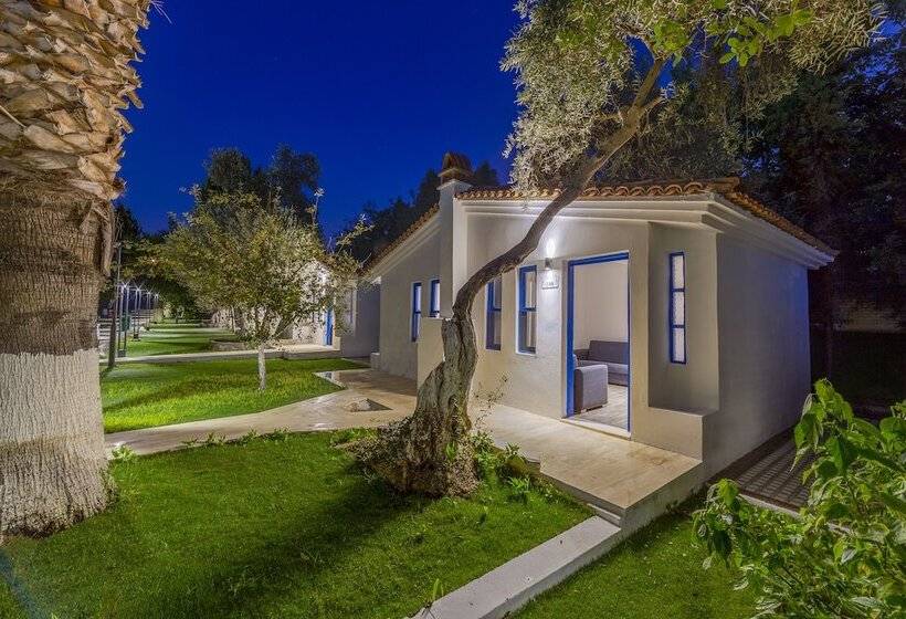 בית מלון כפרי Risus Garden Marina