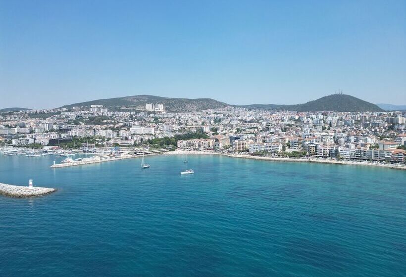 בית מלון כפרי Risus Garden Marina