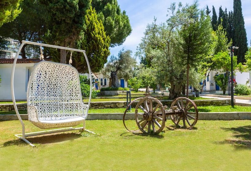 בית מלון כפרי Risus Garden Marina