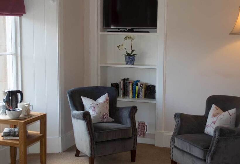 پانسیون Balnearn House