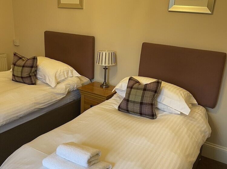 پانسیون Balnearn House