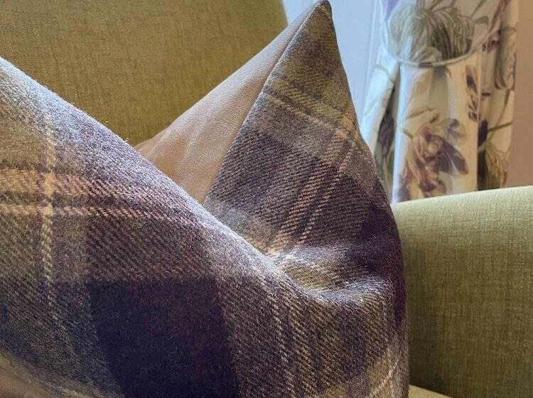 پانسیون Balnearn House