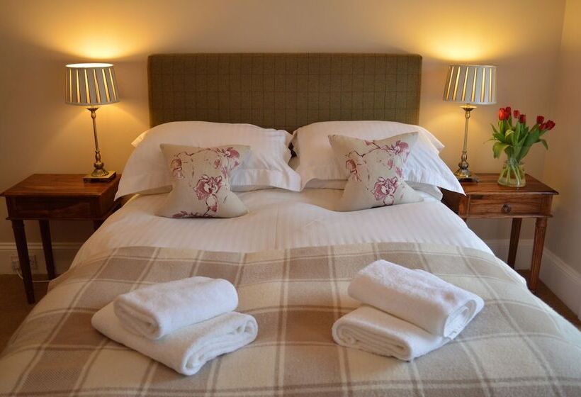 پانسیون Balnearn House