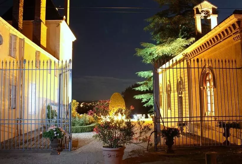 ペンション Château De Saint Trys