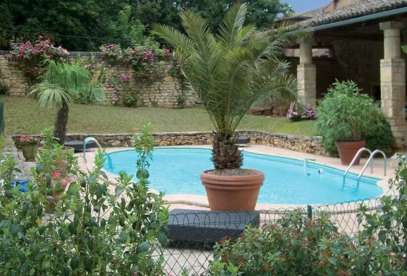 ペンション Château De Saint Trys