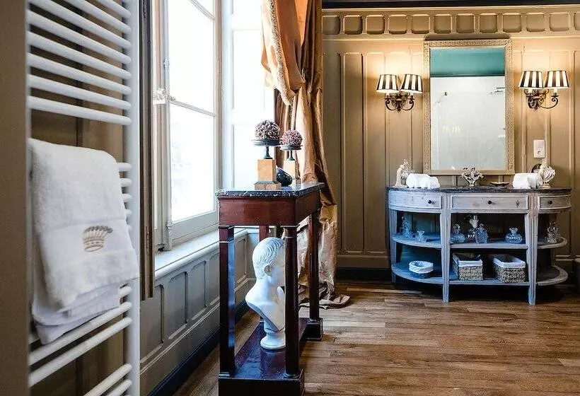 ペンション Château De Saint Trys