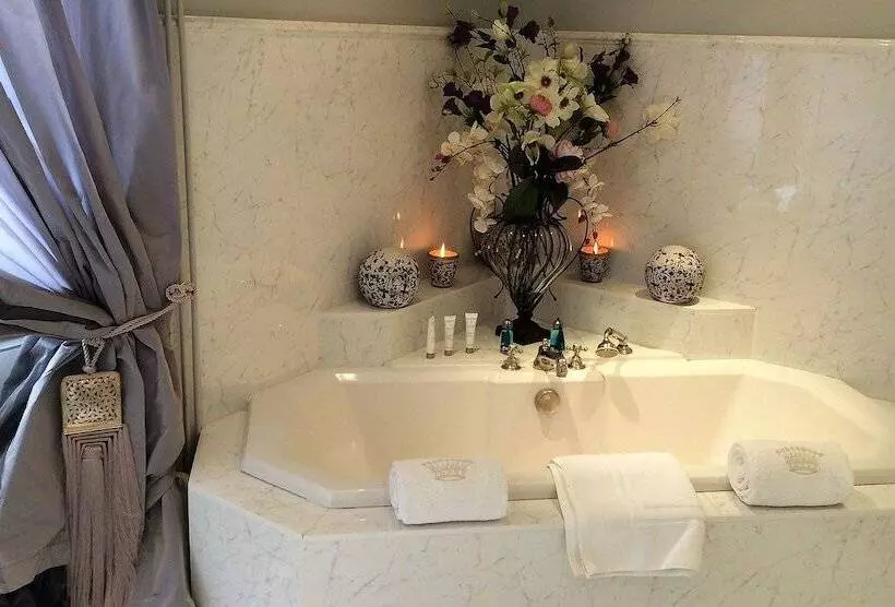 ペンション Château De Saint Trys