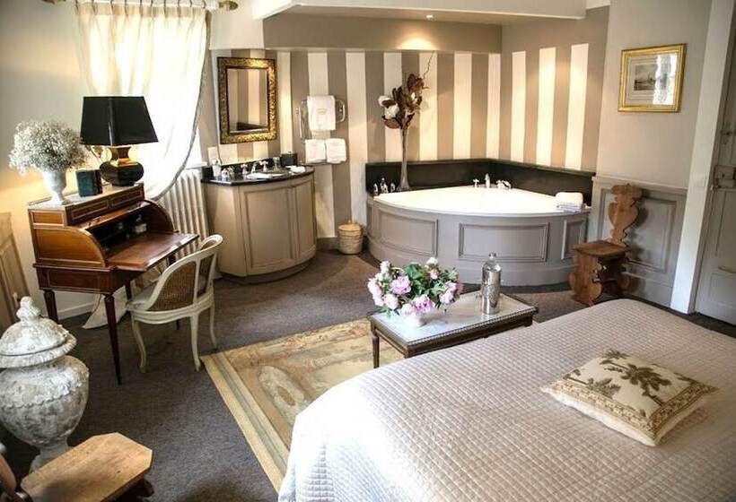 פנסיון Château De Saint Trys