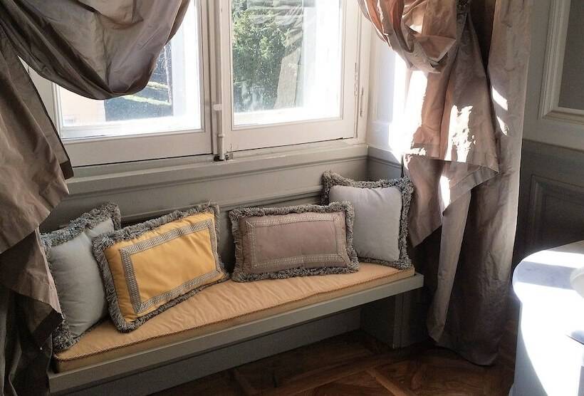 פנסיון Château De Saint Trys