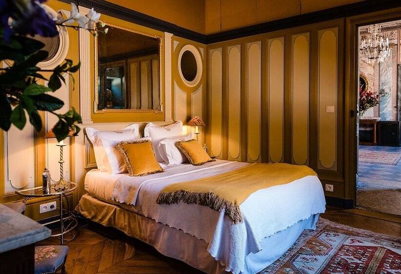 פנסיון Château De Saint Trys