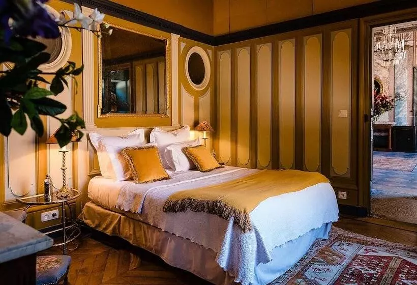 ペンション Château De Saint Trys