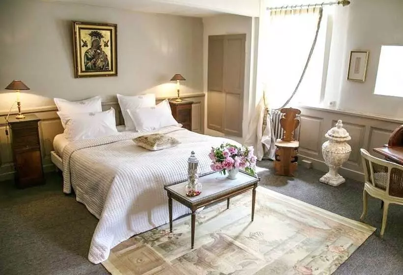 ペンション Château De Saint Trys