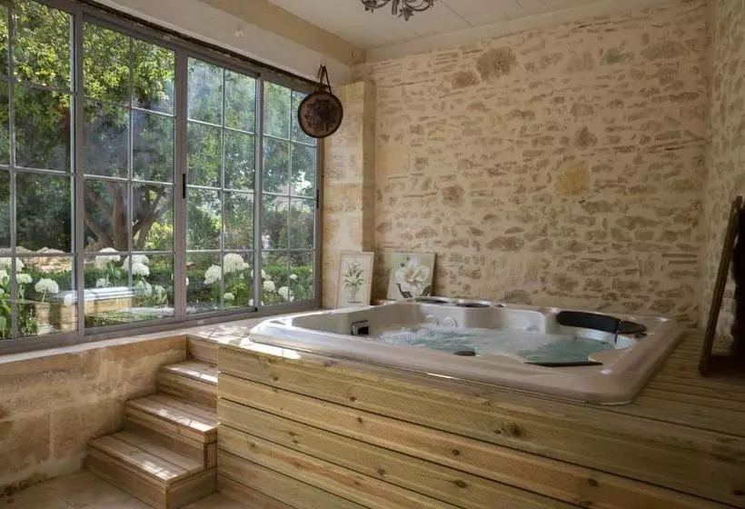 Majatalo Le Clos Réaud