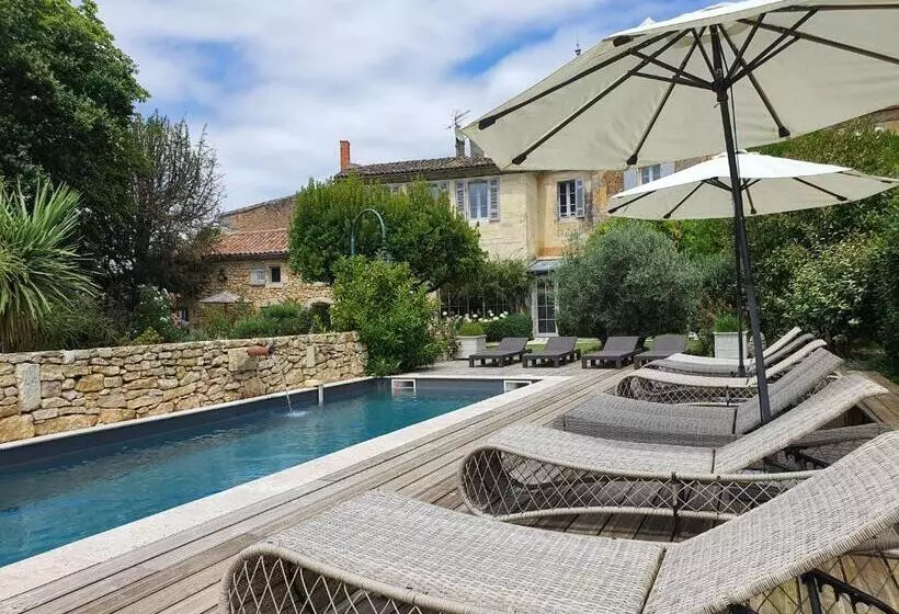 Majatalo Le Clos Réaud