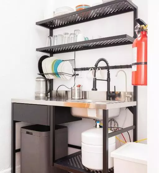 ユースホステル The Steady