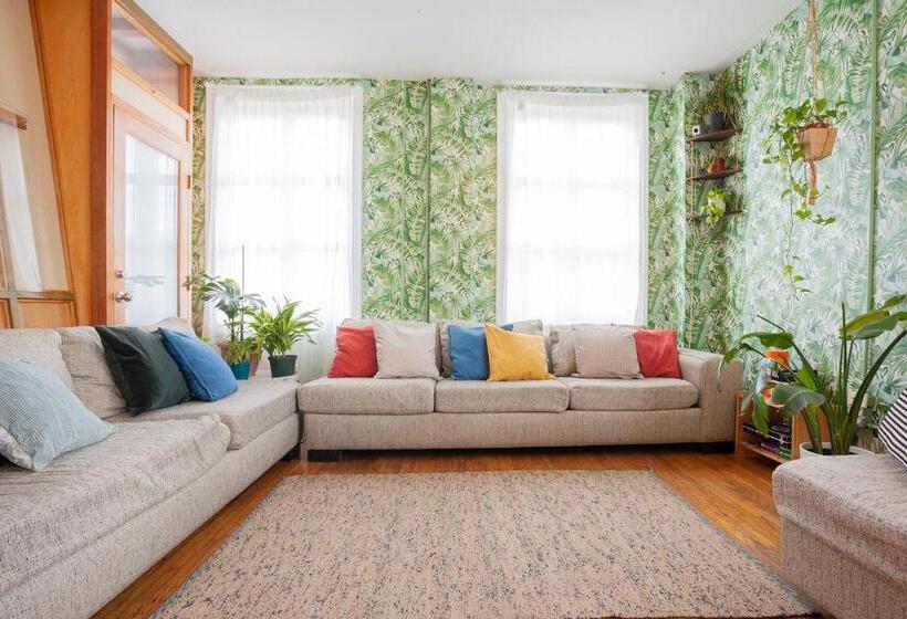 فندق صغير The Steady