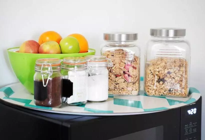 ユースホステル The Steady