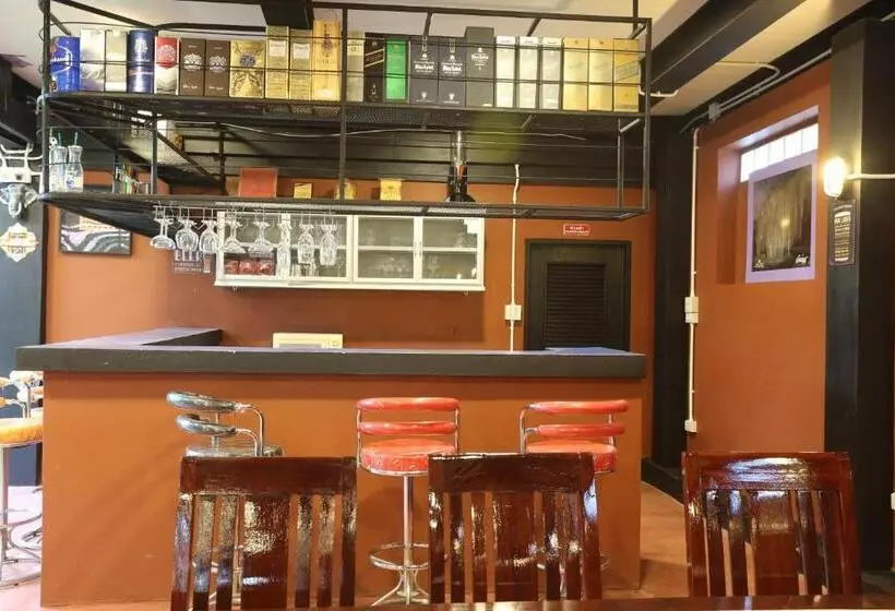 Baan Chang Hotel & Coffee House