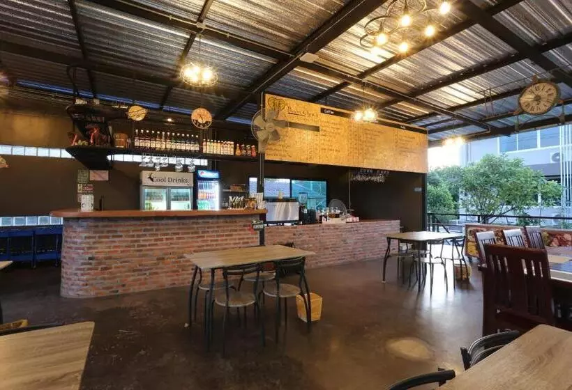 Baan Chang Hotel & Coffee House