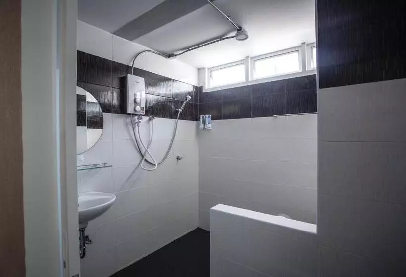 Baan Chang Hotel & Coffee House